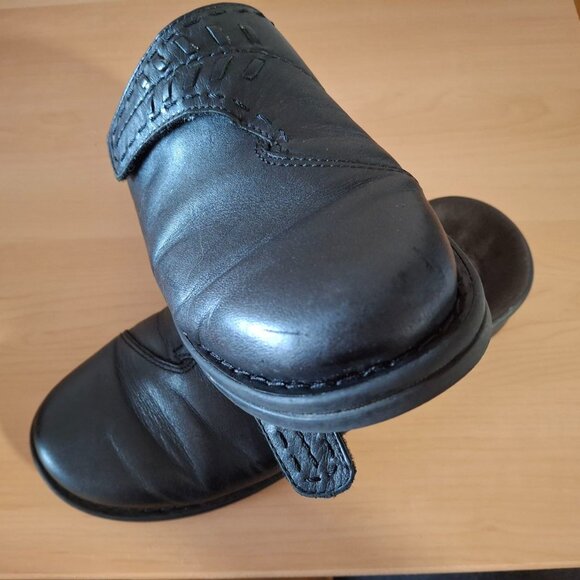 Clarks Black Leather Slip-On Clogs / Mules - Women's Size 5M - Comfort & Casual - Picture 6 of 7